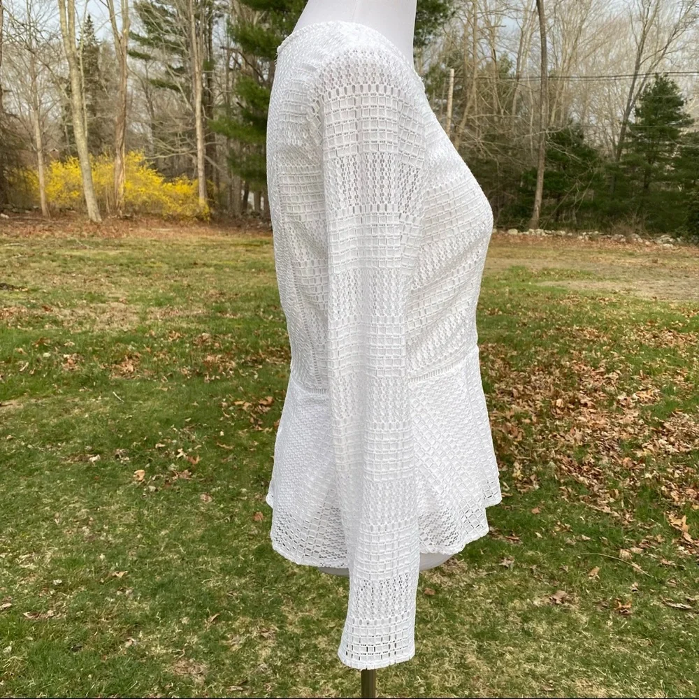 BANANA REPUBLIC TOP BLOUSE WHITE LACE PEPLUM LONG SLEEVE CREWNECK SIZE S